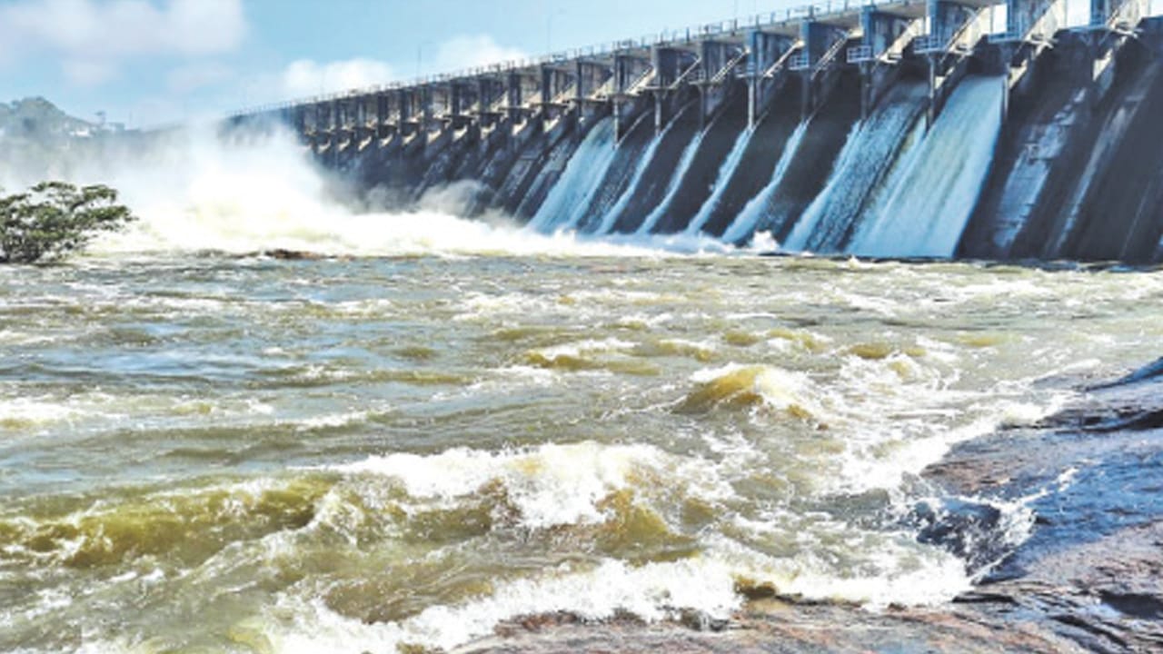 ප්රධාන ජලාශ 13ක් සහ මධ්යම පරිමාණ ජලාශ 07ක් වාන් දමයි